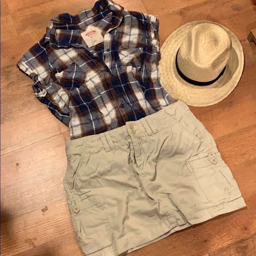 Old Navy light weight corduroy khaki color skirt 8